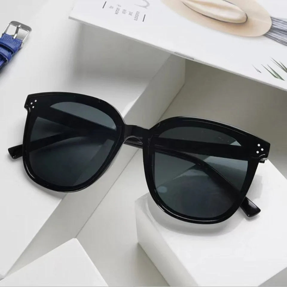 Oversized SquareSunglasses for Women Men, UV400 Protection Driving Shades,Trendy All-Match Fashion Sun Glasses for OutdoorTravel